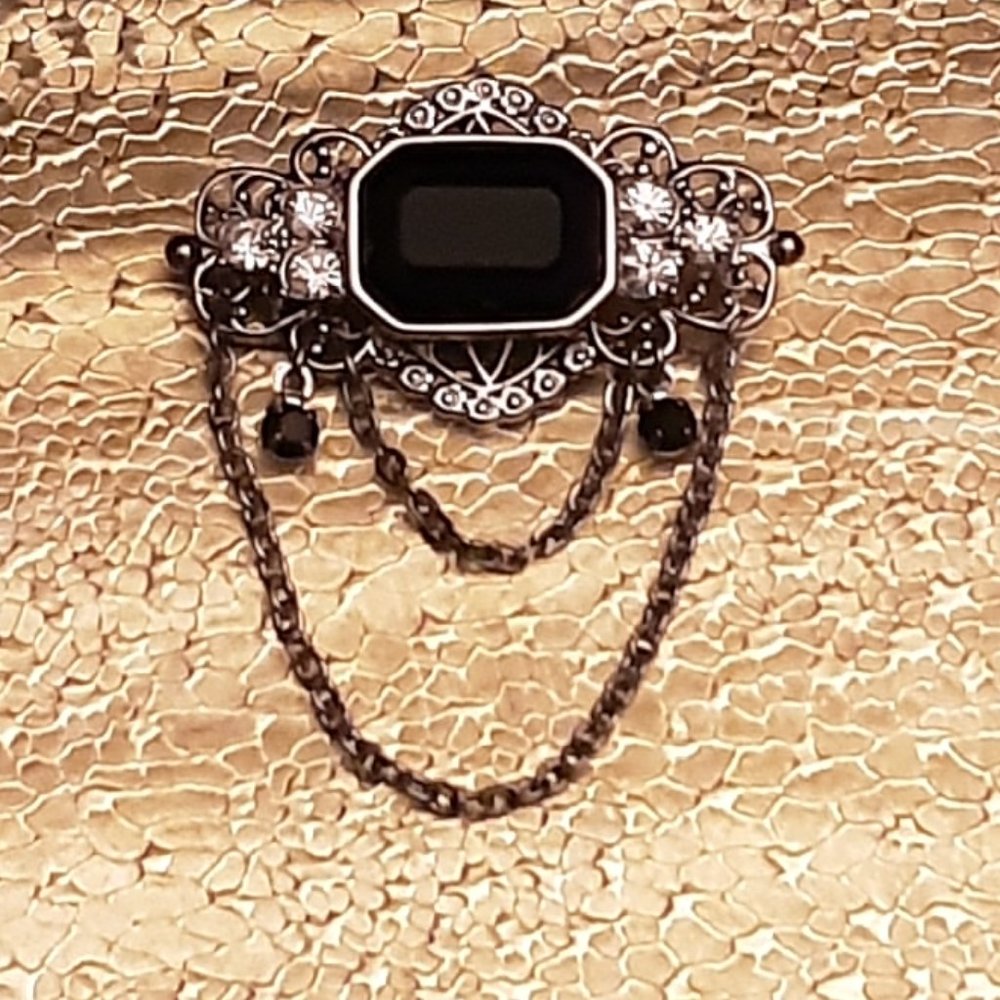 Vintage Black Rhinestone Brooch Silvertone